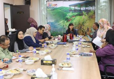 YB EXCO_Visiting TP (9)
